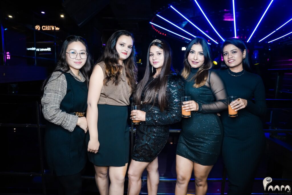 Sexy girls from Paara Nightclub Chandigarh