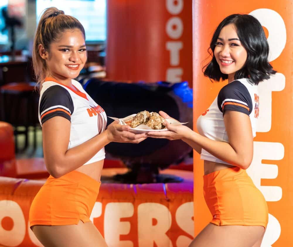 Hooters, Pattaya  | Reviewing The Famous Hooters Chain in Thailand