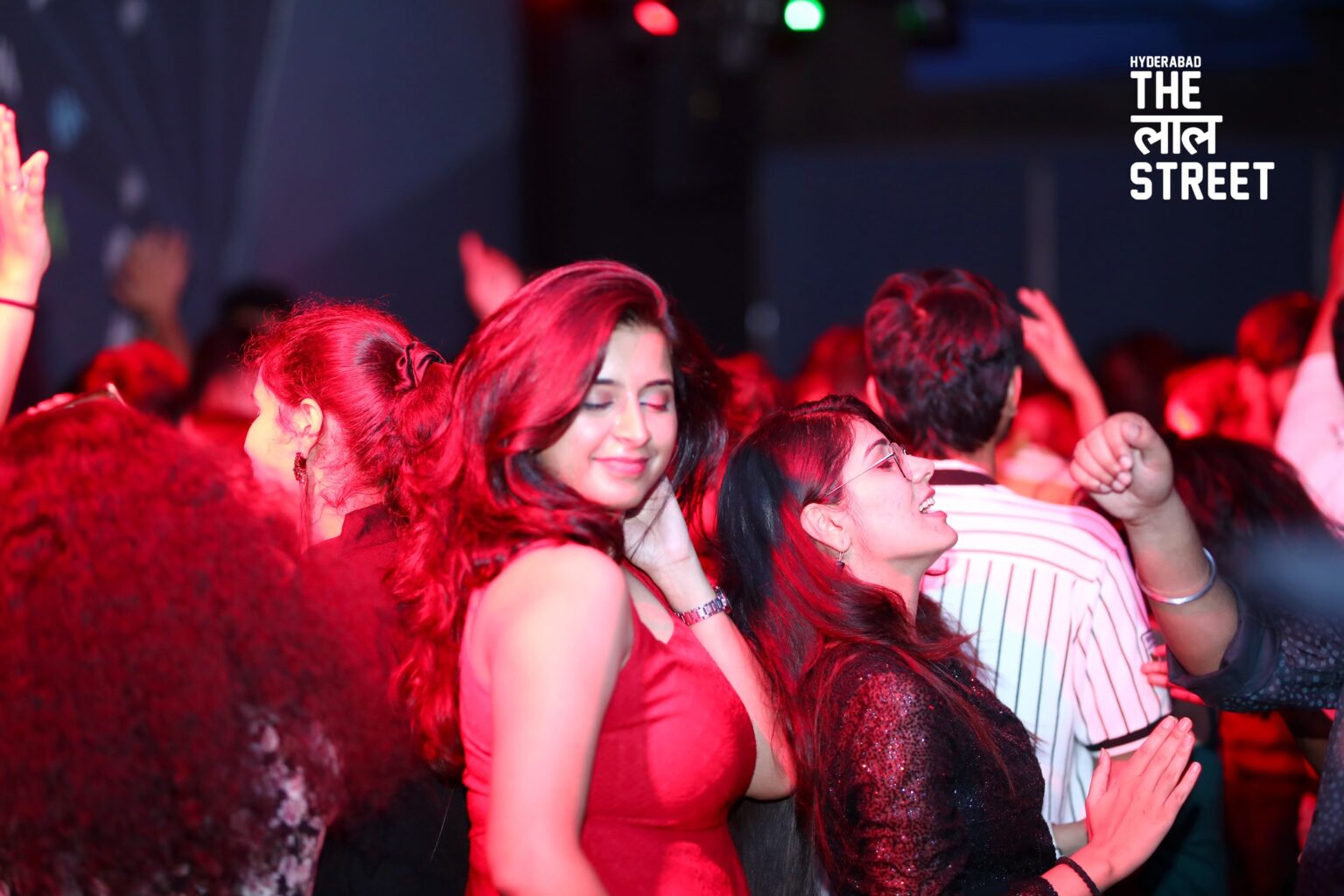 Top 5 Best Clubs in Hyderabad for an Awesome Ladies' Night for Single Men